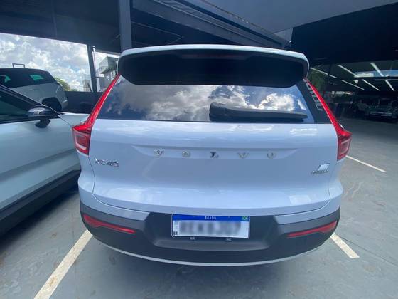 VOLVO XC40 1.5 T5 RECHARGE MOMENTUM GEARTRONIC